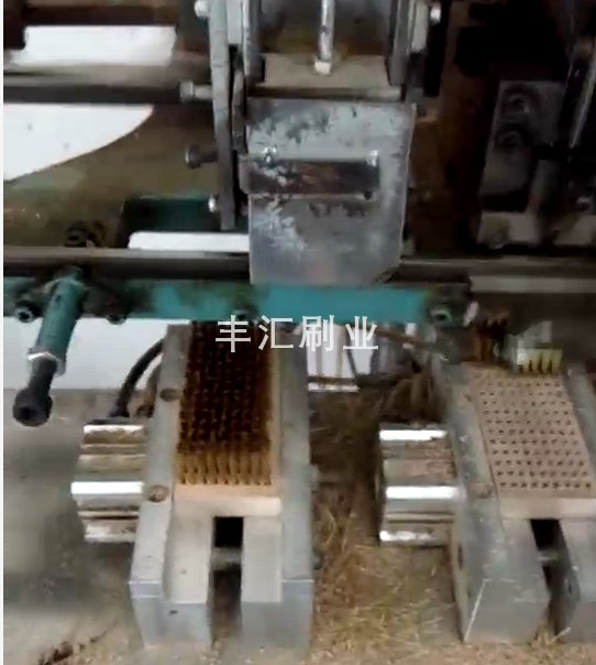 鋼絲板刷栽毛